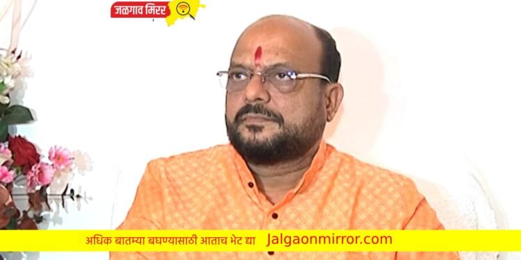 माजी मंत्री गुलाबराव पाटील यांचा ताफा मुंबईच्या दिशेने रवाना