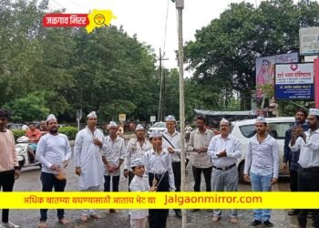 आम आदमी पार्टीतर्फे ध्वजारोहण करून घेतली शपथ