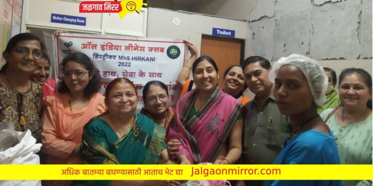 जिल्हा रुग्णालयात महिलांना पोषक आहार वाटप