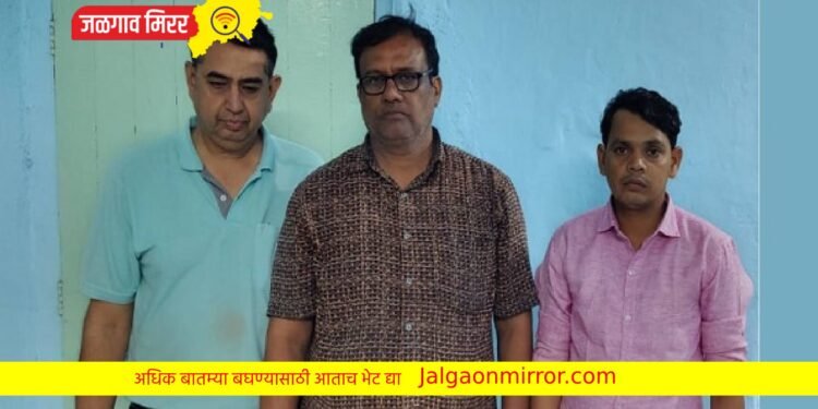 सुभाष चौकातील कोगटा दुकानावर वन विभागाचा छापा ; तीन अटकेत