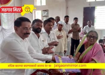 गुलाबराव देवकर यांच्या हस्ते गरजू महिलांना साडी वाटप