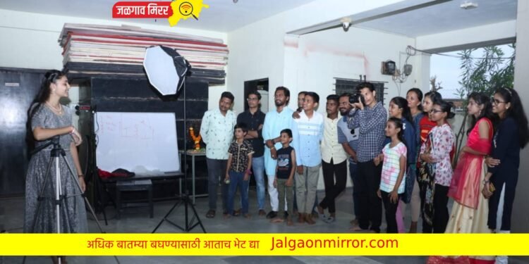 समर्थ कला संस्थेच्या माध्यमातून तरुणांनी घेतले छायाचित्रणाचे धडे