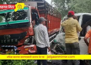 मॅक्झीमो व आयसरची धडक ; १० जखमी