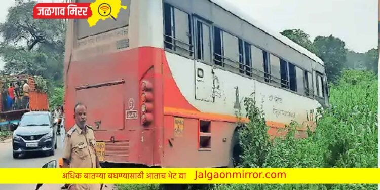 रावेर-जळगाव बसला कंटेनरची धडक ; दोन जण जखमी