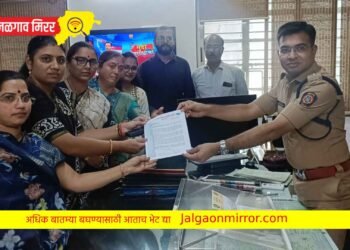 महापौर, आयुक्तांसह दोन माजी महापौरांनी महामार्गावर खड्ड्यांची टेपने केली मोजणी