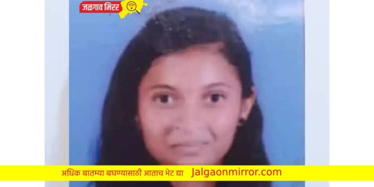 तरुणी स्कूटीसह पुराच्या पाण्यात वाहून गेली