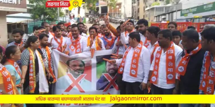 रामदास कदम व शहाजी पाटलांच्या प्रतिमांना जोड्याने मारले