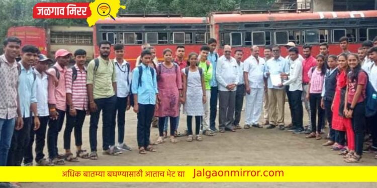 चोपडा बस स्थानकात समस्येबाबत ; कॉंग्रेसचे निवेदन