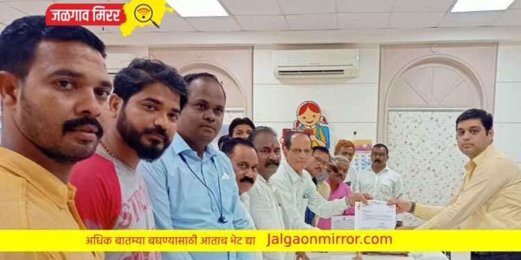 रेशनधारकांना १२ अंकी नंबर नाही आणि सरकार देतेय १०० रुपयात दिवाळी