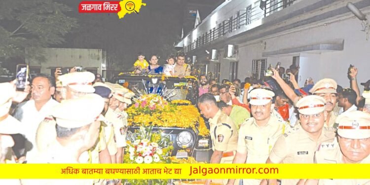 वाहन ओढत एसपी डॉ. मुंढे यांना निरोप