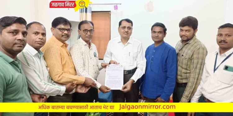 विविध मागणीसाठी अनुजाती जमातीच्या आयोगास कास्ट्राईब शिष्टमंडळाचे निवेदन