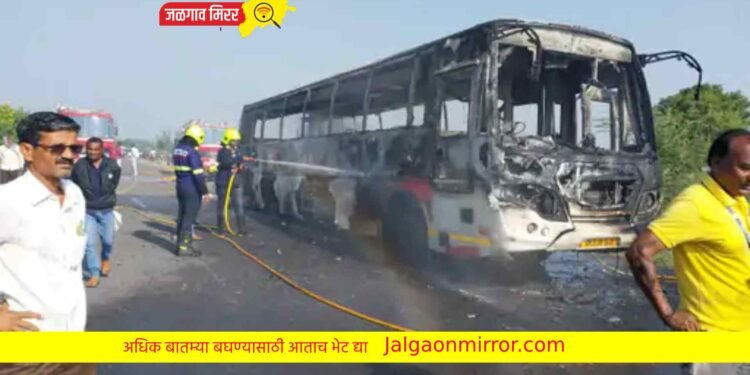 पुण्याला जाणाऱ्या शिवशाही बसने रस्त्यातच घेतला पेट !