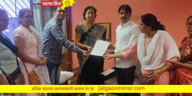 रस्त्यांच्या धुळीने होतोय त्रास ; उपमहापौरांना निवेदन