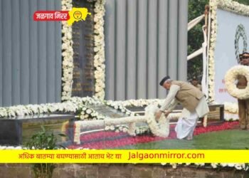 राज्यपाल पुन्हा चुकले ; २६/११ हल्यातील शहिदांना चप्पल घालून कोश्यारींचे अभिवादन !