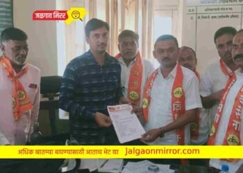 त्वरित पाणी सोडा ; शिवसेनेच्या शिष्टमंडळाने दिले निवेदन