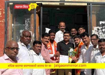 अमळनेर प्रशासनाच्या भोंगळ कारभाराविरुद्ध ठाकरे शिवसेनेच्या पदाधिकाऱ्यांनी पेटवली मशाल !