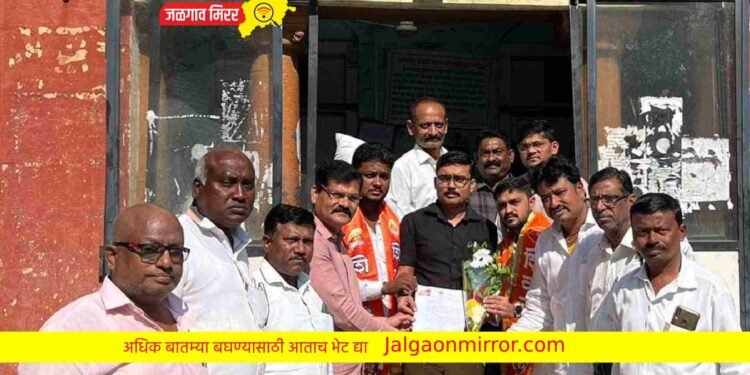 अमळनेर प्रशासनाच्या भोंगळ कारभाराविरुद्ध ठाकरे शिवसेनेच्या पदाधिकाऱ्यांनी पेटवली मशाल !