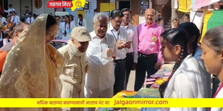 श्री संत गाडगे महाराज हिंदी विद्यालय एवं कनिष्ठ महाविद्यालय येथे विज्ञान आणि साहित्य प्रदर्शनी