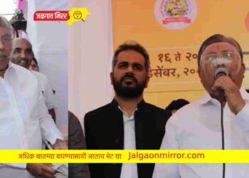 मंत्र्यांनी घेतला धसका : तोंडला केले पारदर्शक मास्क परिधान !