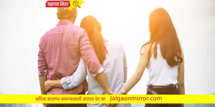 बायको असतांना २२ वर्षीय तरुणीला मंगळसूत्र घालून घेतला सेल्फी !