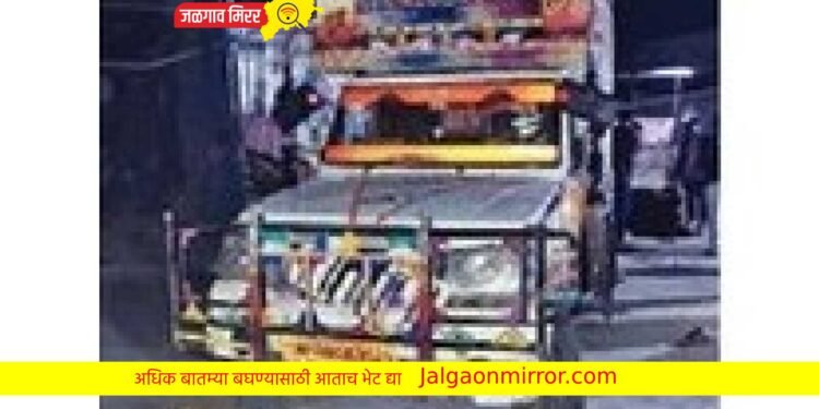 जनावरांना कोंबून अवैधरीत्या वाहतूक ; पोलिसांनी घेतली गाडी ताब्यात !
