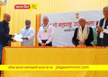 विजय जैन यांच्या “प्लास्टिक प्रदूषण” विषयावरील पोस्टरला राज्य शासनाचा पुरस्कार !
