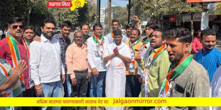 राज्यपाल कोश्यारींचा राजीनामा मंजूर होताच जळगावात वाटप झाले पेढे !