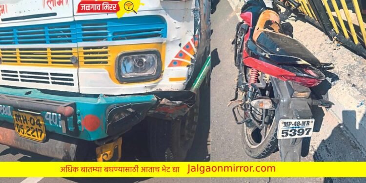 महामार्गावर भरधाव टँकरची दुचाकीला धडक ; दोन तरुण ठार !
