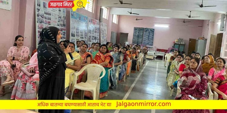 महिला दिनानिमित्त रोटरी क्लब अमळनेरतर्फे महिला भगिनींचा सत्कार !