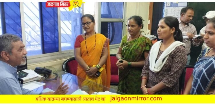 मनपात महिला आक्रमक : सांडपाण्याचे घरासमोर साचले डबके !