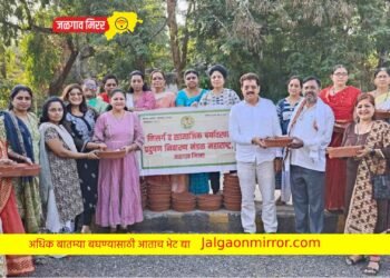 जळगावात “पक्षांसाठी दाणा पाणी”साठी परळ वाटप !
