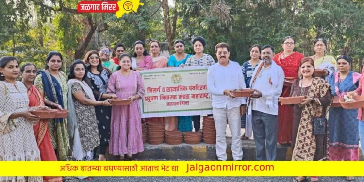 जळगावात “पक्षांसाठी दाणा पाणी”साठी परळ वाटप !
