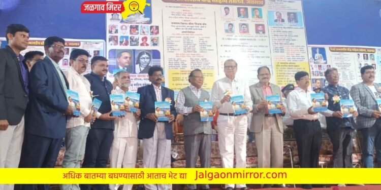बौद्ध साहित्यिकांची भूमिका विश्वव्यापी – संमेलनाध्यक्ष डॉ.यशवंत मनोहर !