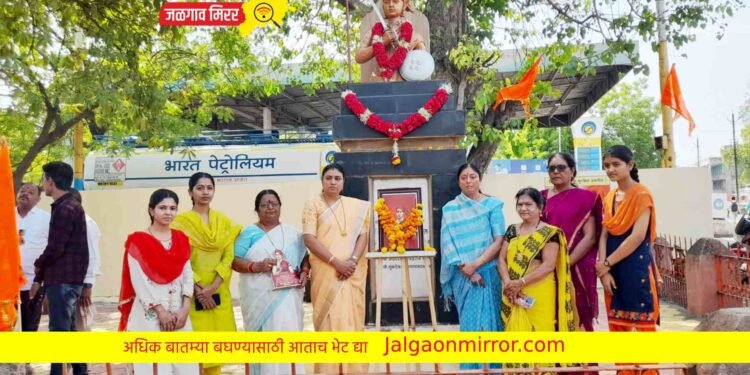 बलिदान दिनानिमित्त रणरागिणींकडून राणी लक्ष्मीबाई यांना मानवंदना !