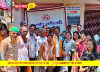 कामगार दिनानिमित्त नारीशक्तीतर्फे हमाल बांधवांचा सत्कार !