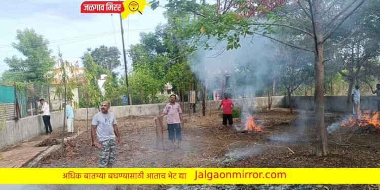अमळनेरात नागरिकांनी स्वतं पुढे येत केले श्रमदान !