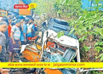 ट्रक व प्रवासी गाडीचा भीषण अपघात : ८ जण ठार तर ६ जखमी !