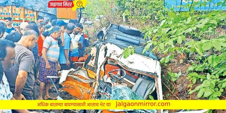ट्रक व प्रवासी गाडीचा भीषण अपघात : ८ जण ठार तर ६ जखमी !