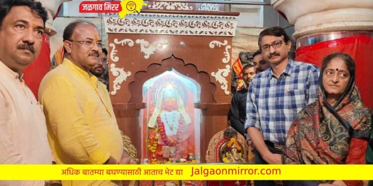 कर्नाटकात मंगळ ग्रह मंदिराचे स्टिकर वाहनांना पाहिले !