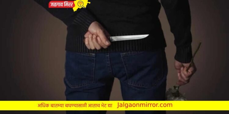 चाकूच्या धाकावर वृद्धास लुटले !
