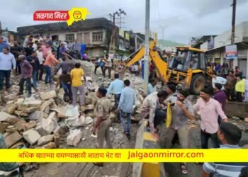 ४ मजली इमारत कोसळली ; एसडीआरएफच्या पथकाचे बचावकार्य सुरू
