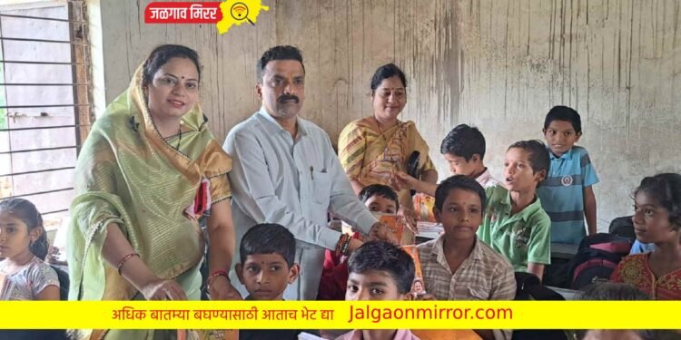 माजी उपमहापौर सोनवणे गरजू विद्यार्थीना देताहेत मदतीचा हात !