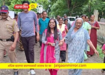 आजीबाईंची आयुक्तांकडे जिव्हाळ्याची मागणी ; माय मह्या रस्ता बनवून दे !