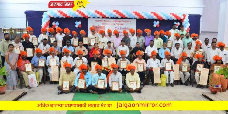 राष्ट्रीय क्रीडादिनानिमित्त क्रीडाशिक्षक मुख्याध्यापकांचा सन्मान