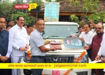 जिल्ह्यातील महसूल अधिकाऱ्यांना मिळाले नवीन वाहने !