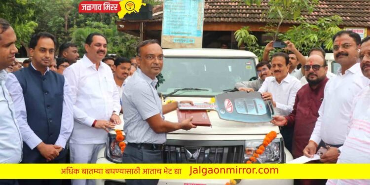 जिल्ह्यातील महसूल अधिकाऱ्यांना मिळाले नवीन वाहने !