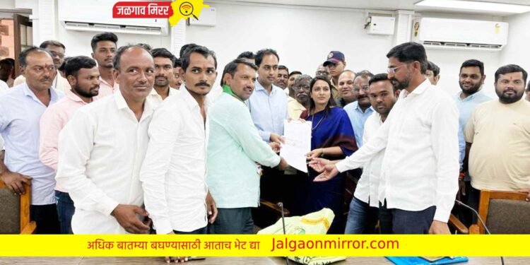 बोगस खतांमुळे नुकसान झालेल्या शेतकऱ्यांना हेक्टरी एक लाख रुपये मदत द्यावी !