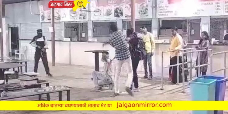 खान्देशातील पालकाने लावली थेट दहशतवाद्याच्या कानशिलात !