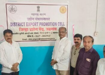 जिल्हा उद्योग केंद्रास साडेपाच लाखांचे संगणक उपलब्ध