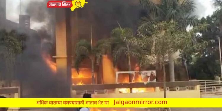 राज्यात आंदोलक आक्रमक : आमदाराच्या घराला लावली आग !